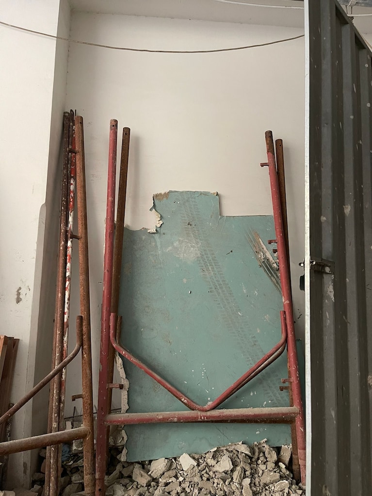 Le attrezzature ritrovate nel garage