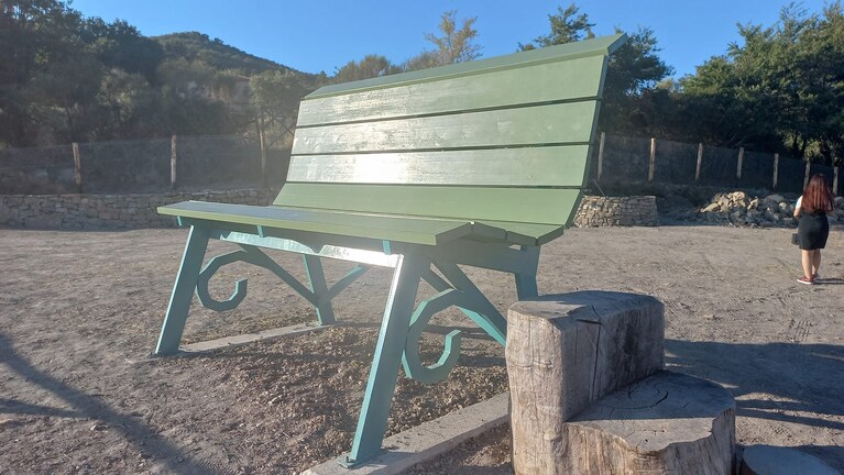 La panchina gigante installata a Moio della Civitella