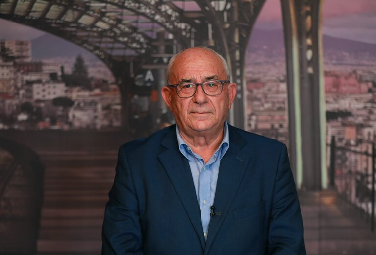 Il professor Adriano Mazzarella. Foto / Fanpage.it