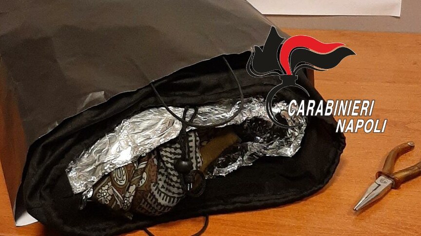 La borsa schermata usata per il tentato furto.