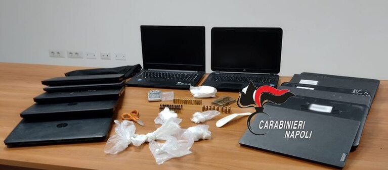 Portatili e droga scoperti ad Ercolano