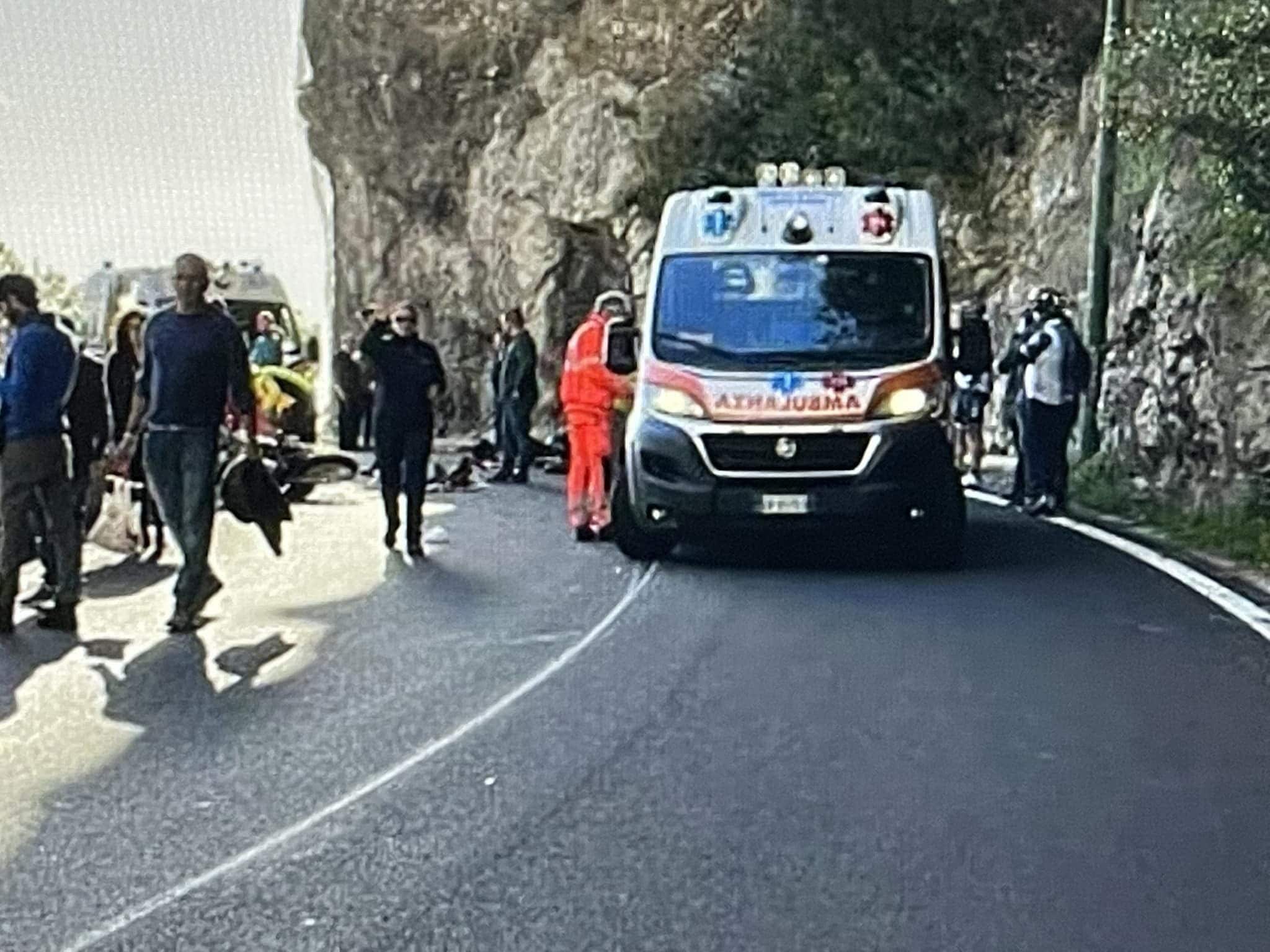 Scontro scooter-moto sulla Statale Amalfitana, Massimo muore a 35 anni:  lascia moglie e bimba piccola