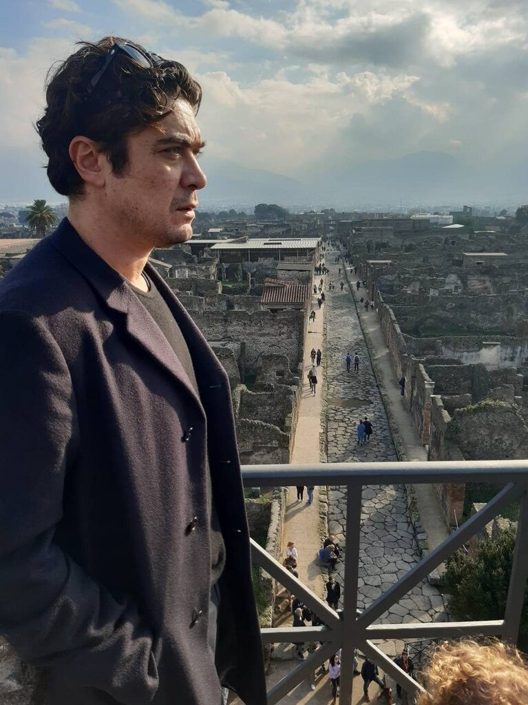 Riccardo Scamarcio dalla Torre di Mercurio, negli Scavi di Pompei