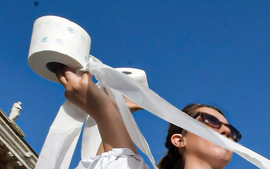 Negli uffici del Reddito di Cittadinanza del Comune di Napoli manca pure la carta igienica