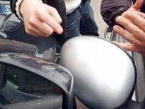 truffa-dello-specchietto-300x225.jpeg