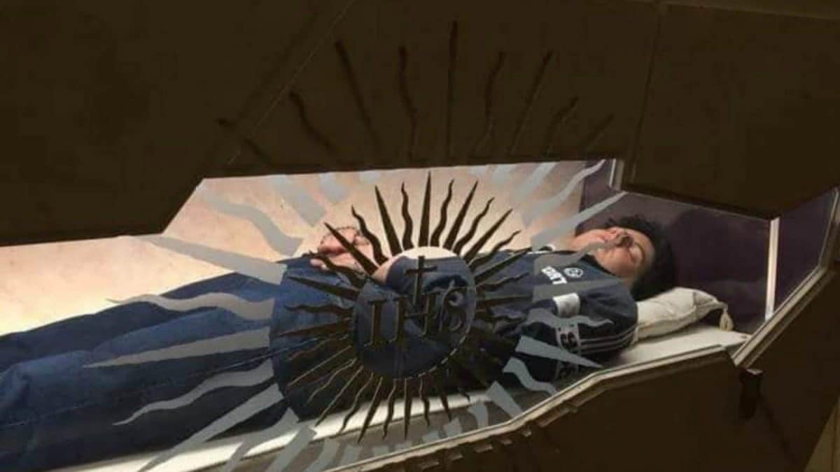 La salma di Carlo Acutis conservata ad Assisi