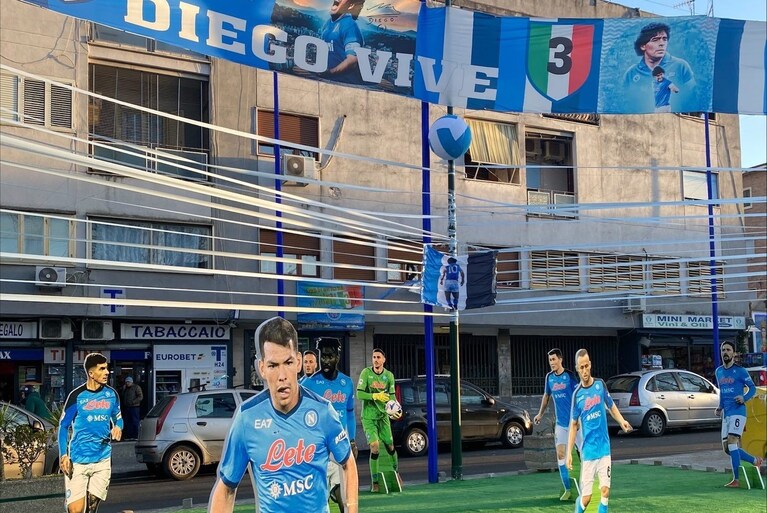 Anche il Rione Traiano si prepara per la festa scudetto. / Foto Fanpage.it