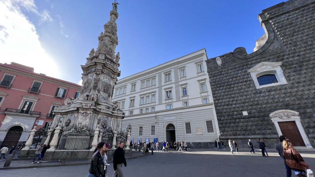 Piazza del Gesù a Napoli