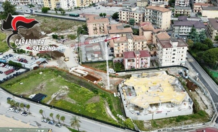 L'area sequestrata dai carabinieri a Mercato San Severino.