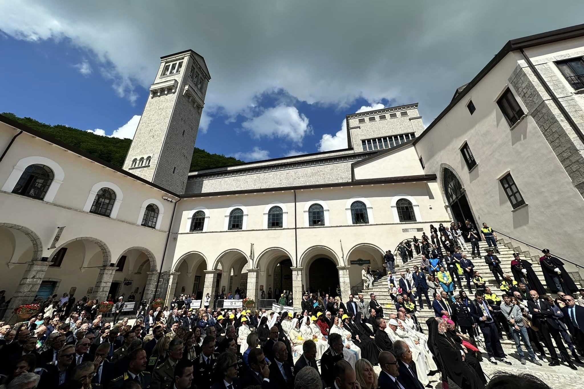L'Abbazia di Montevergine compie 900 anni, la cerimonia con la Messa Pontificale del cardinale Parolin