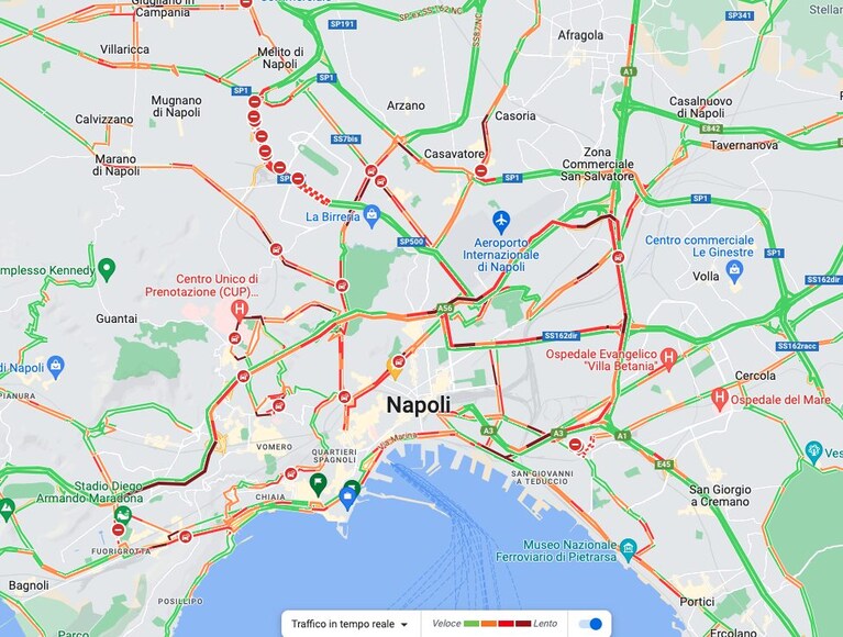 La situazione traffico a Napoli nella mattinata del 9 maggio 2023
