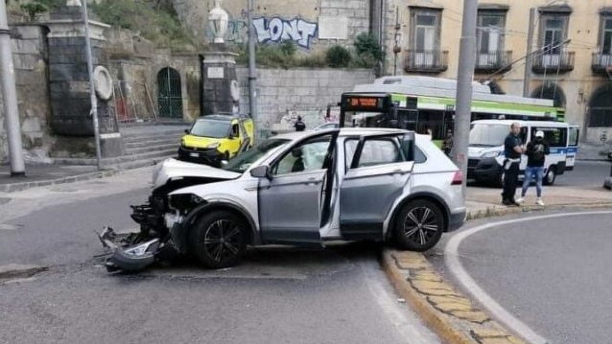 L’incidente a Capodimonte. Foto Carlo Restaino / Facebook