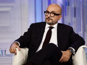 “Traditore della Patria da fucilare”: minacce via mail a Gennaro Sangiuliano, consigliere regionale di Fratelli d’Italia