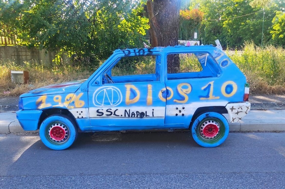 Che fine faranno le auto azzurre segate a Napoli per festeggiare lo scudetto