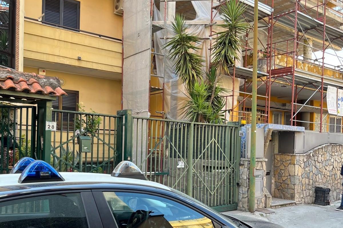 Operaio cade da 3 metri e muore: incidente sul lavoro a Poggiomarino ...