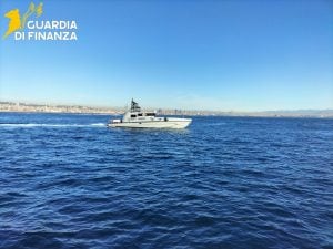 Un ormeggio abusivo sequestrato a Bacoli: 54 le barche ancorate all&#8217;interno