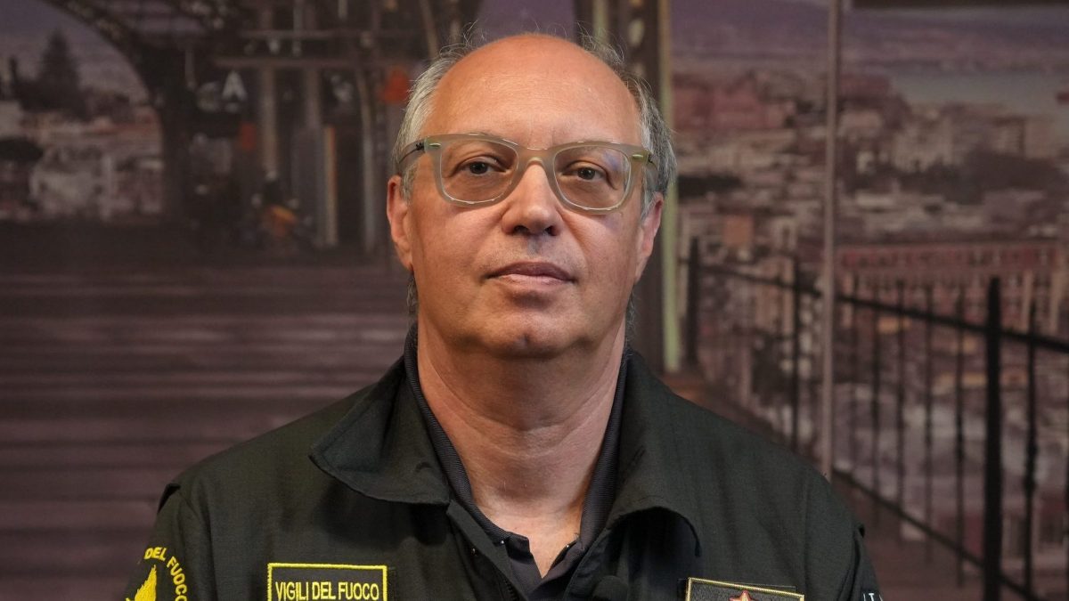 Il comandante dei Vigili del Fuoco di Napoli, Giuseppe Paduano