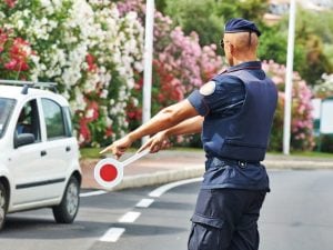 carabinieri-posto-blocco-Stock-516635453-1751793662345-300x225.jpg