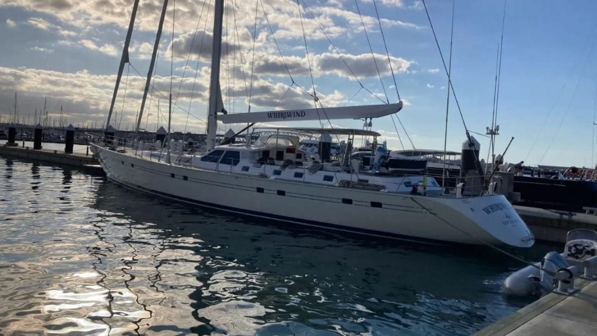 Il mega yacht a vela Whirlwind