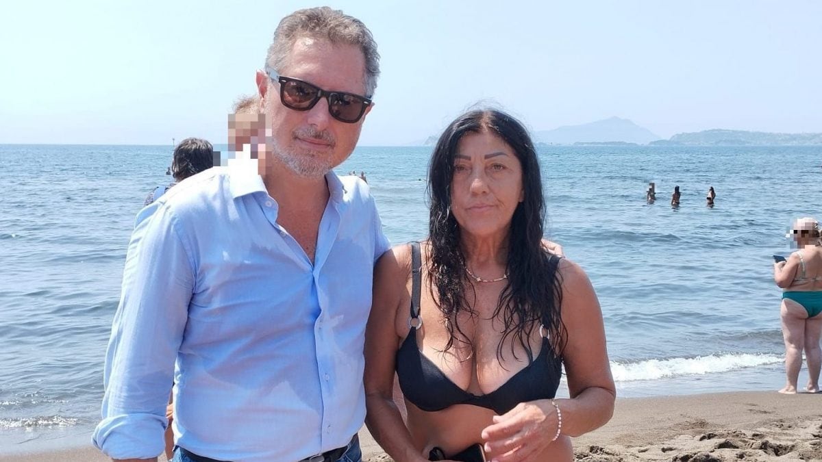 Una delle bagnanti che ha denunciato di essere stata perquisita all’ingresso del lido / Foto Francesco Emilio Borrelli (Avs)