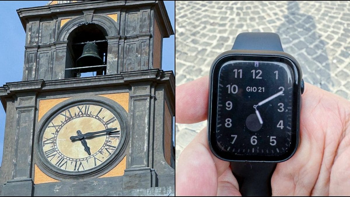 L’orologio di Palazzo Reale in piazza Plebiscito confrontato con l’ora esatta in quel momento / foto Fanpage