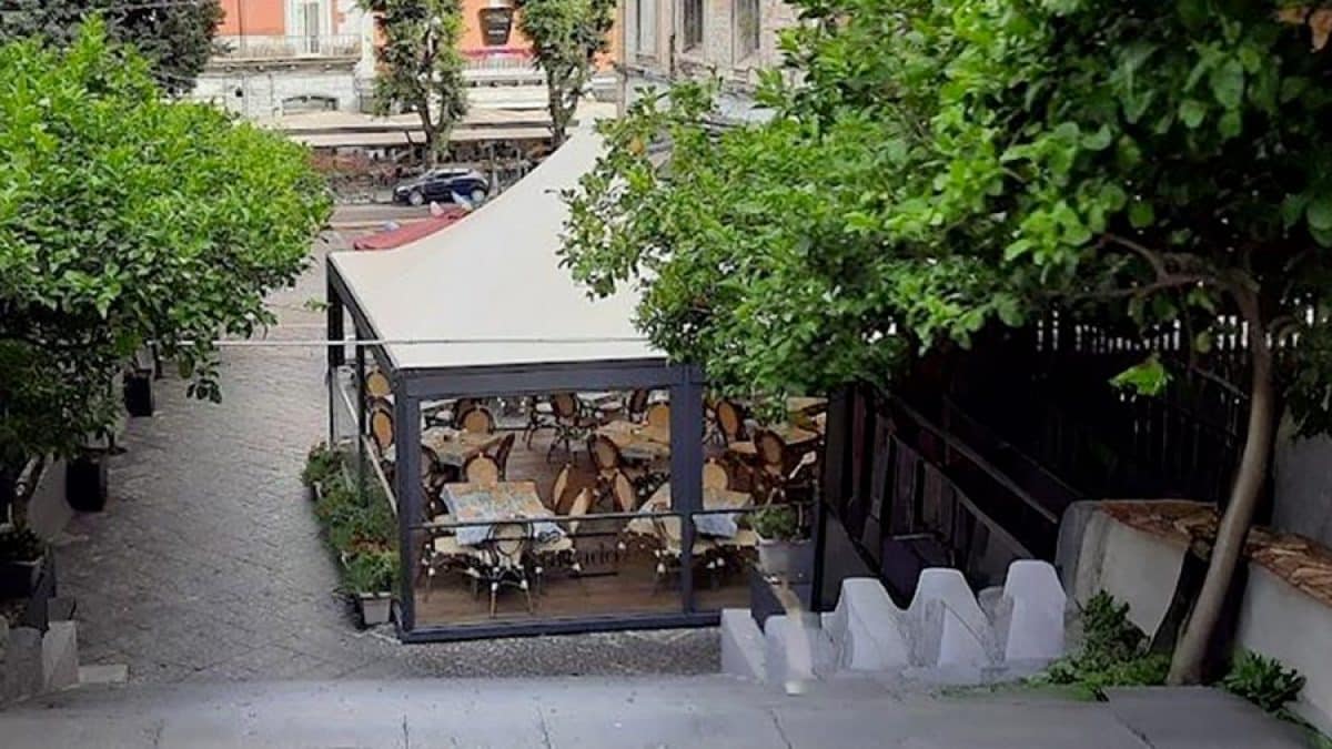Il ristorante "Da Corrado" in via Foria
