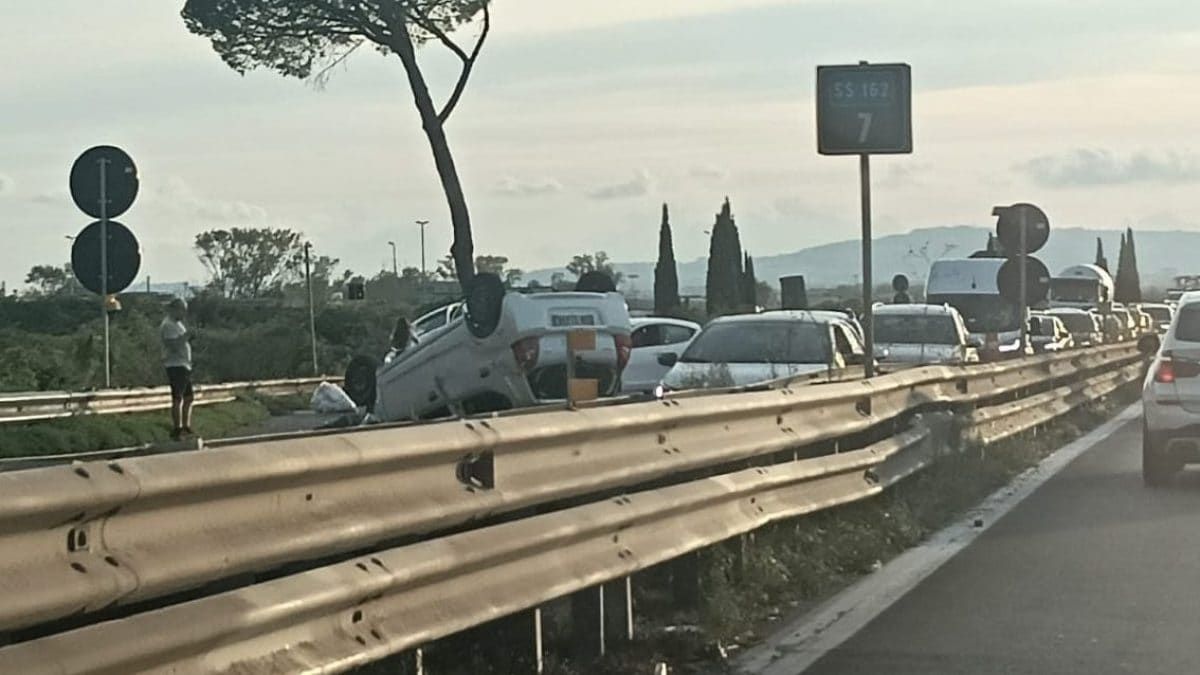 L’incidente sull’Asse Mediano ad Afragola, nei pressi di "Le porte di Napoli"