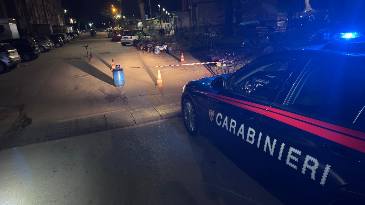 L’intervento dei carabinieri nel Parco Verde di Caivano (Napoli)