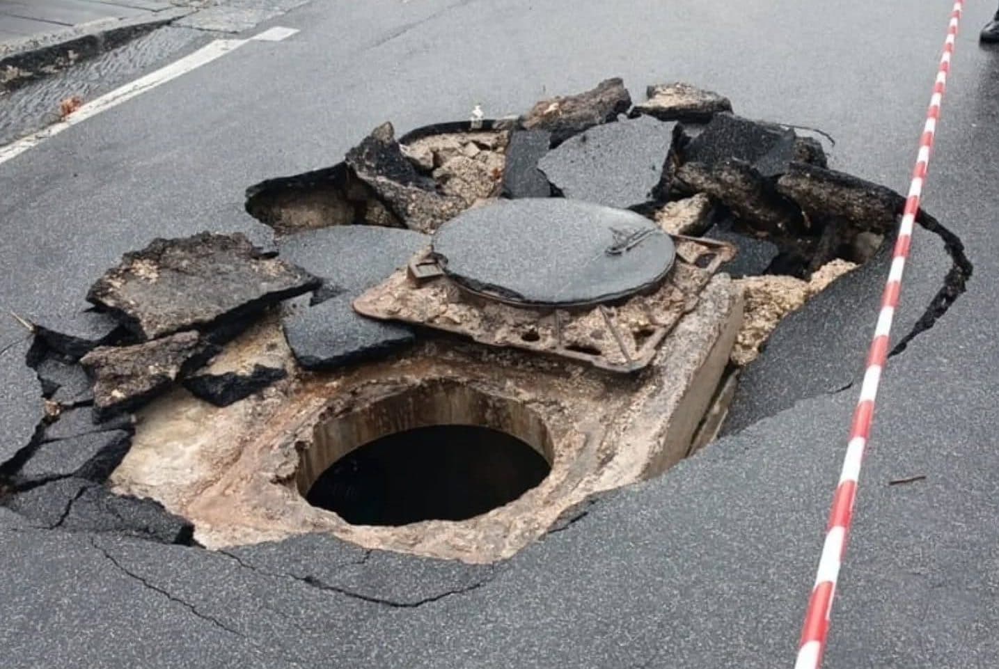 La voragine a Ischia, località Citara