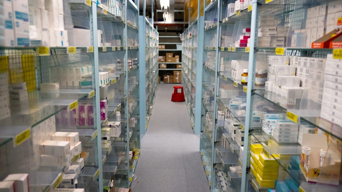 Deposito farmaci, foto archivio