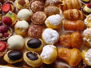 dolci-iStock-121305365-1758906447356-300x225.jpg