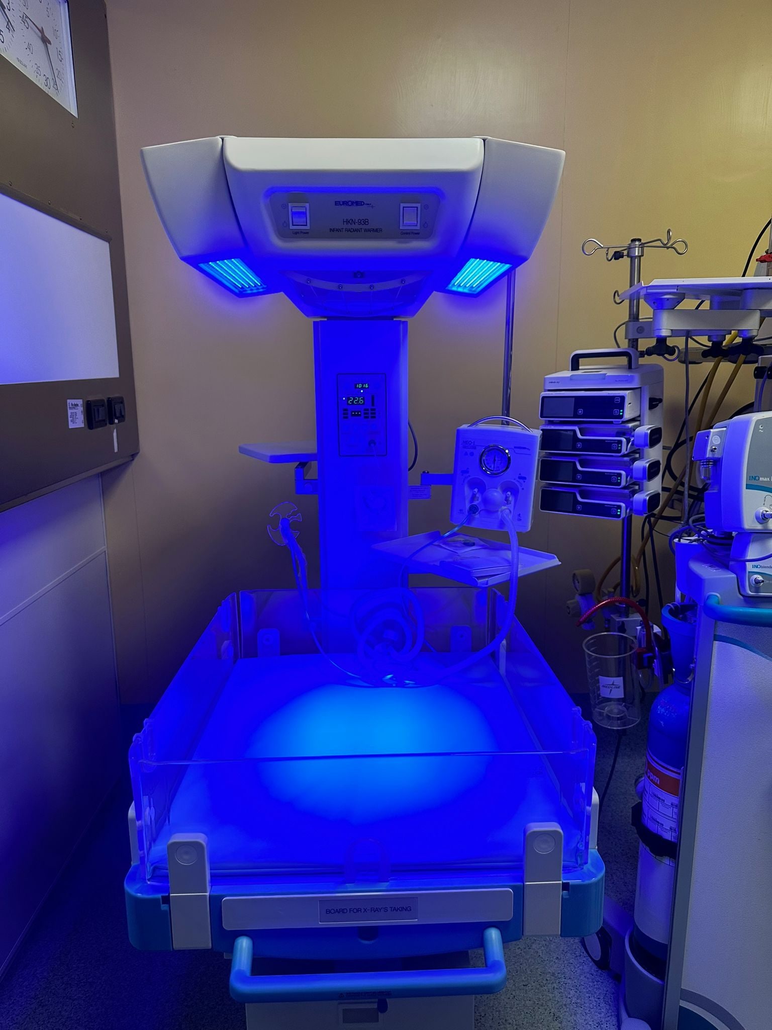 Il macchinario neonatale donato al Monaldi dalla Fondazione Cannavaro Ferrara