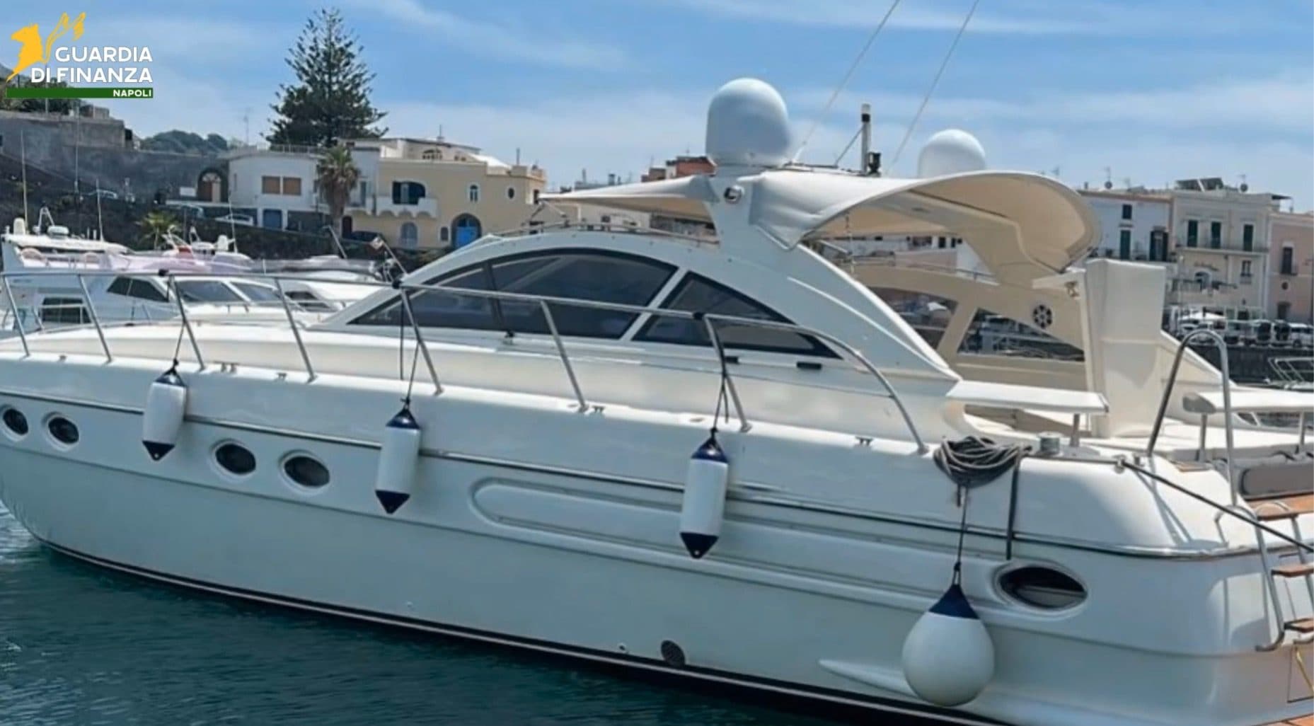 Lo yacht sequestrato dalla Guardia di Finanza