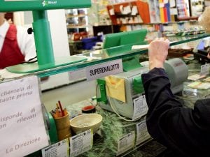 ricevitoria-lotto-superenalotto-300x225.jpg