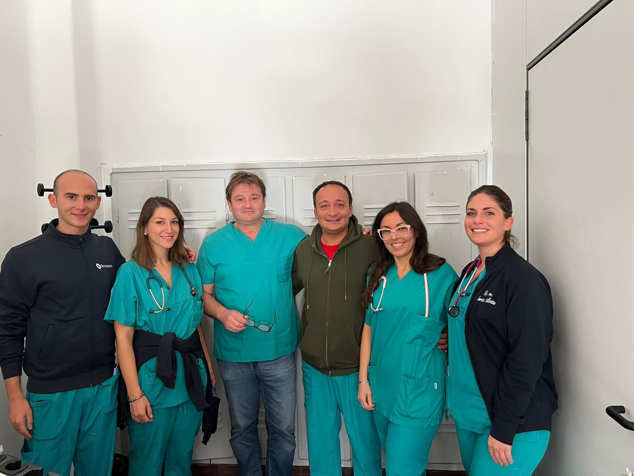 Nella foto di équipe Da sinistra verso destra i medici Mario Giordano (Cardiologia Pediatrica), Simona Soriano (CCHPed), Guido Oppido (CCHPed), Giovanni Lombardi (CCHPed), Claudia D’Andrea (CCHPed), Martina Botta (CCHPed)