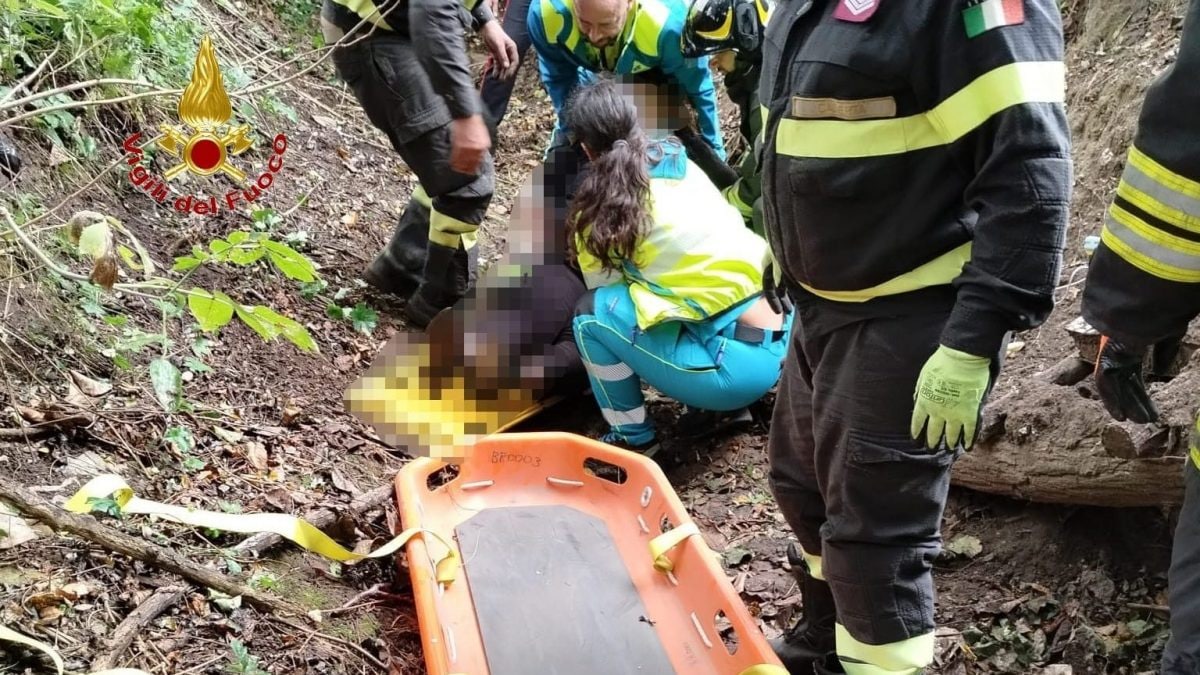 La donna soccorsa dai vigili del fuoco a Carinola
