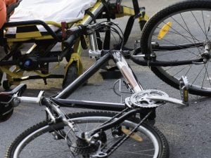 Incidente in bici a Salerno, bimbo di 10 anni ricoverato al Santobono: è grave. Ferita la sorellina
