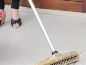 lavare-pavimenti-iStock-477841000-1761199857442-300x225.jpg