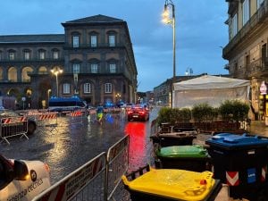 Napoli blindata oggi per l&#8217;evento con i ministri di Israele e Palestina, piazze e strade chiuse e bus deviati