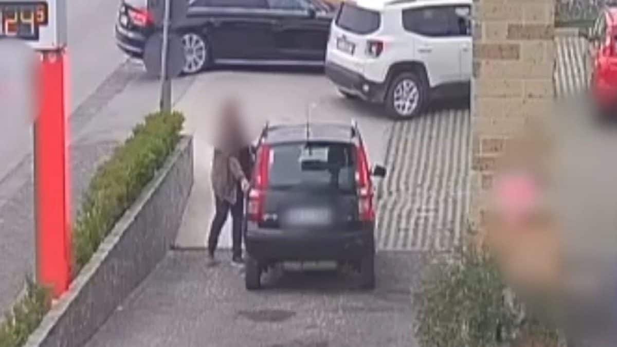 Un frame del video delle telecamere di sorveglianza