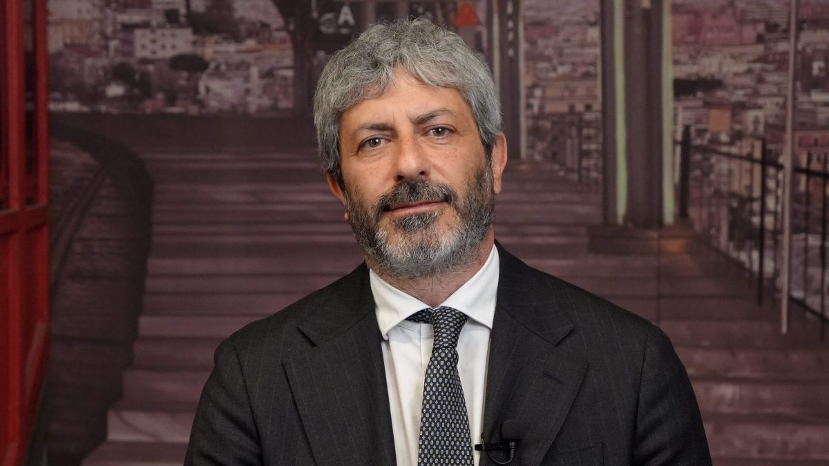 Roberto Fico, candidato del campo largo di centrosinistra (Pd, M5s, AVS, liste civiche di centro) alle Regionali 2025 in Campania