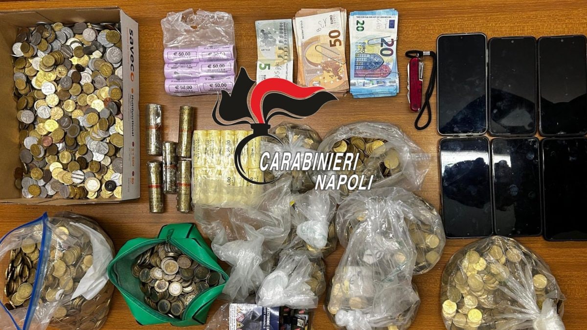 La refurtiva recuperata dopo il furto nel bar di Ischia