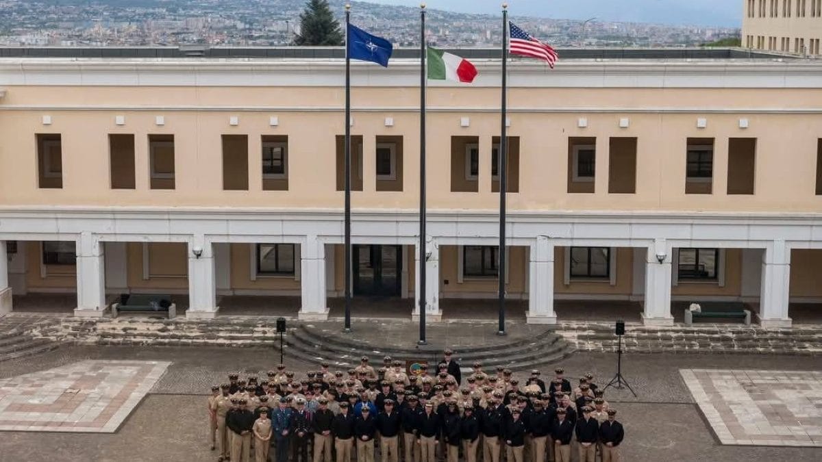 La base U.S. Naval Support Activity Naples, Italy / foto Fb