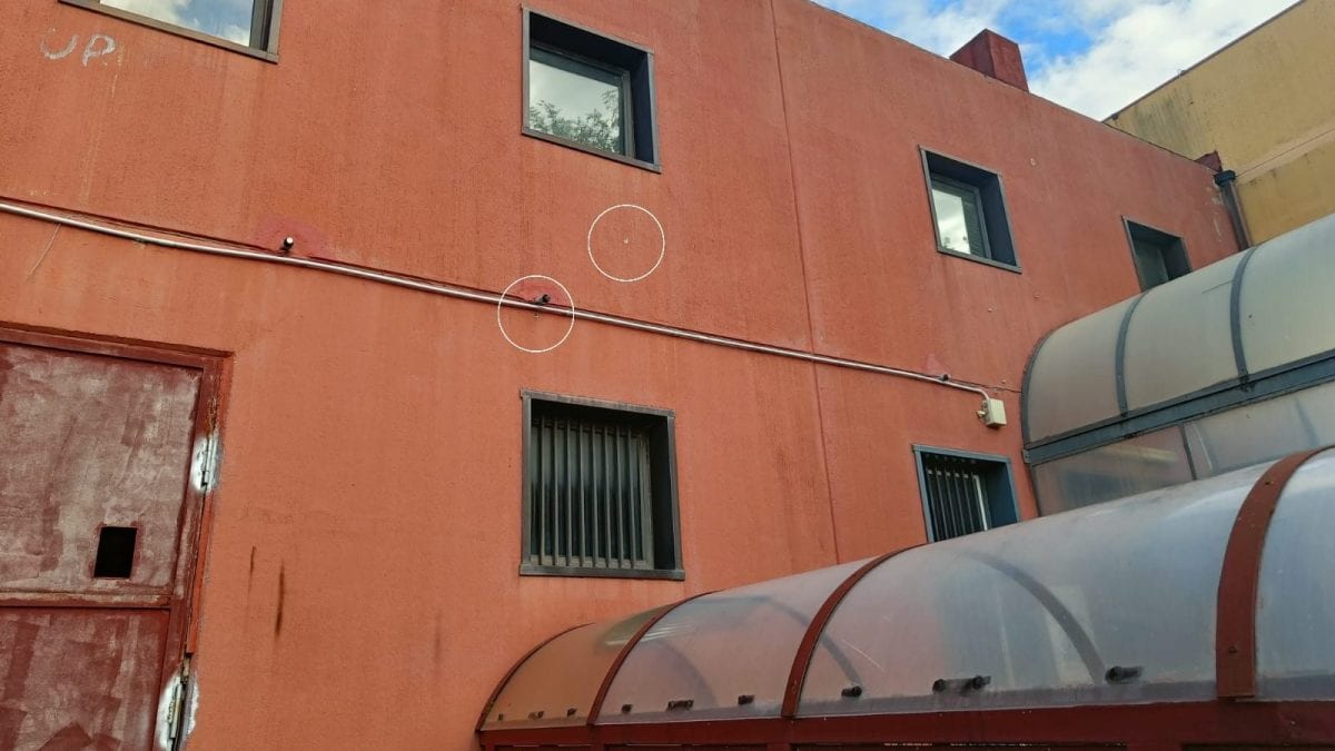 Il Serd di Acerra e i fori di proiettile sul muro