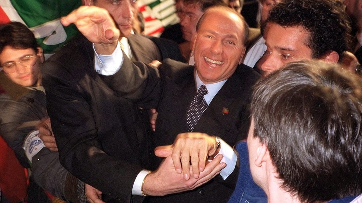 Silvio Berlusconi comizio a Napoli