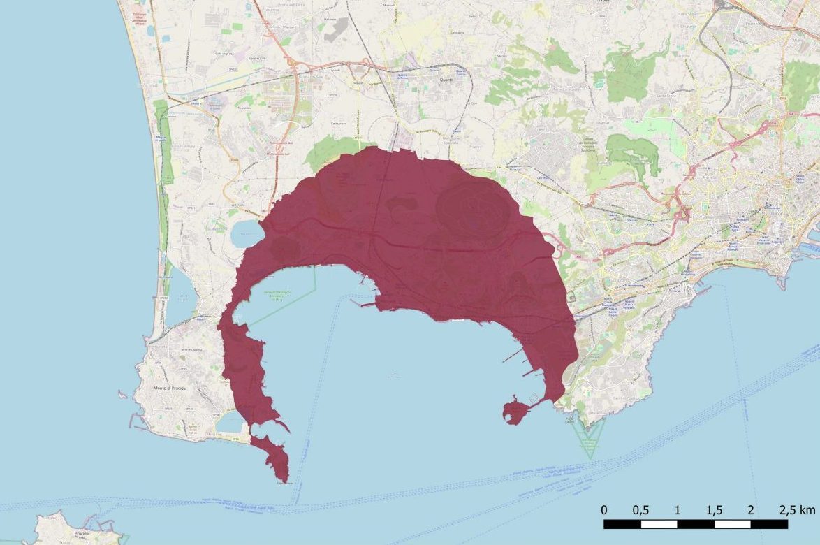 Campi Flegrei, vulcano in allerta gialla fase 2: la probabilità di evoluzione verso eruzione è medio-bassa