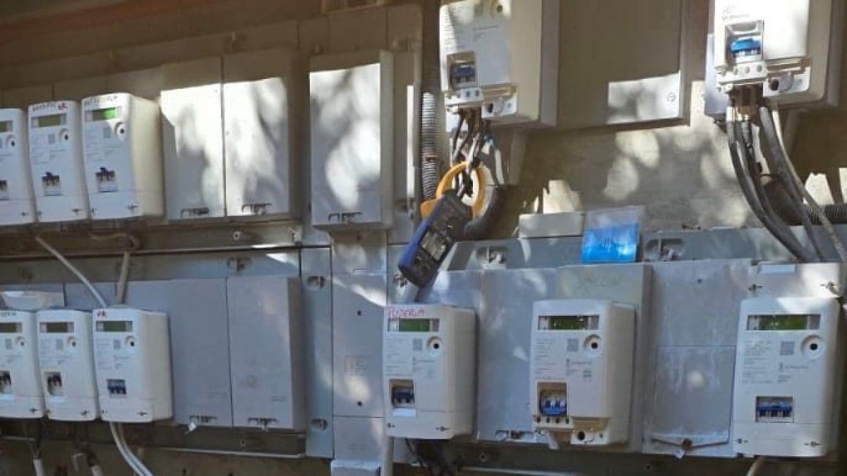 L’allaccio abusivo ai contatori elettrici scoperto dalla Polizia Municipale a Pozzuoli