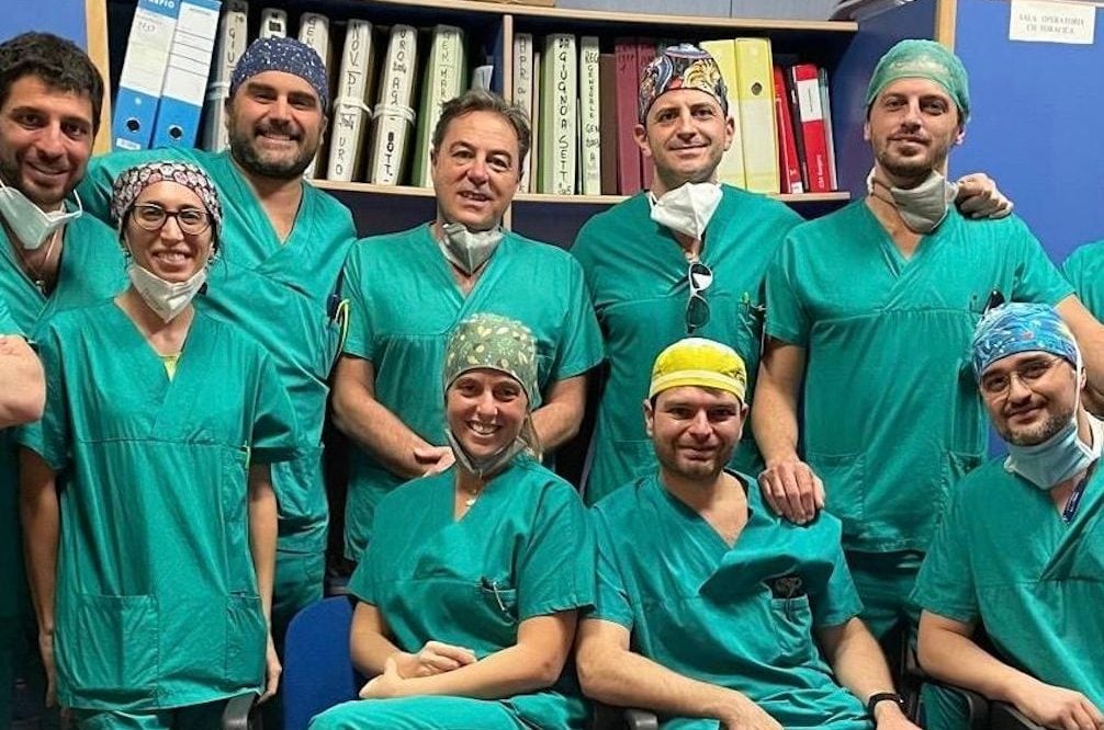 L’équipe dell’UOC di Chirurgia Generale, diretta dal professor Diego Cuccurullo