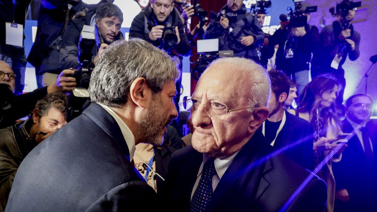 Roberto Fico e Vincenzo De Luca, presidente ed ex presidente della Regione Campania