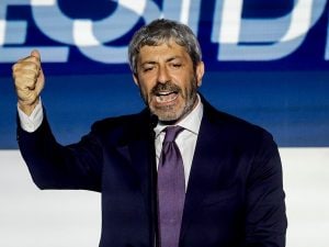 roberto-fico-comizio-300x225.jpg